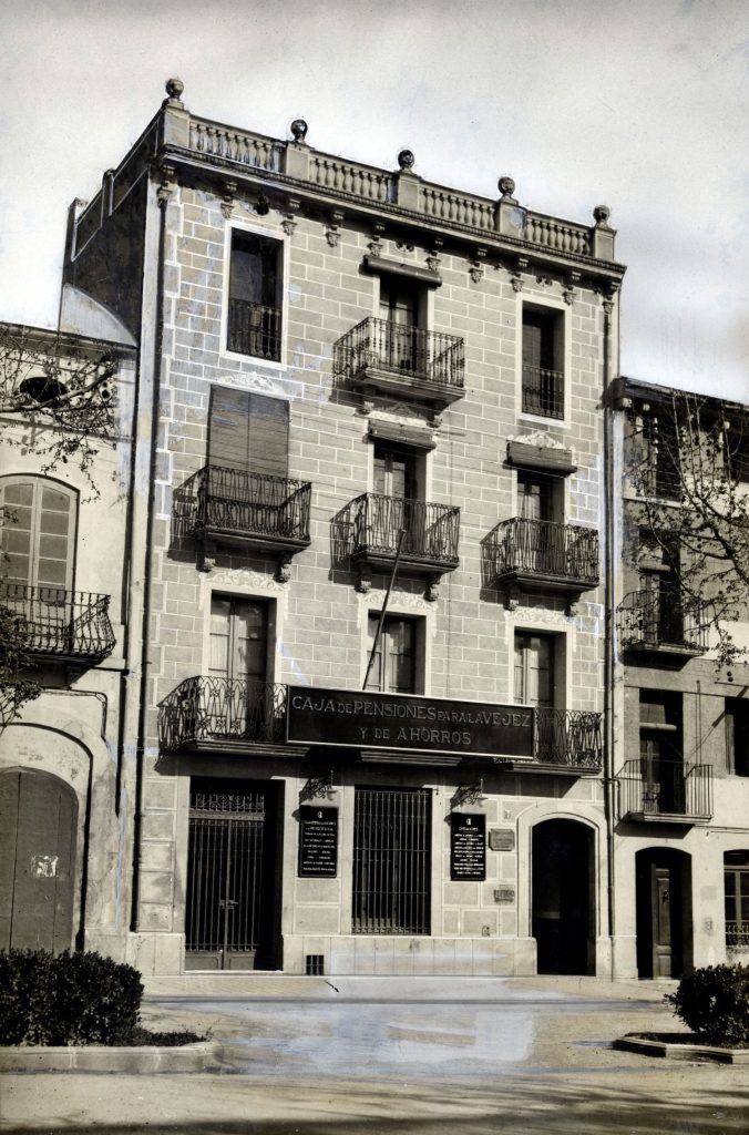 Oficinas Bancarias En La España Rural: Más De 100 Años De Vocación De Servicio Y Cercanía Al Cliente 1 Foto Antiga Tremp 2