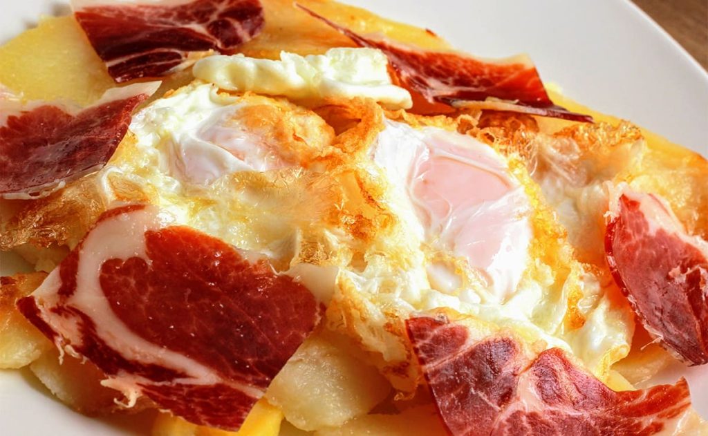 Huevos Rotos Con Jamón