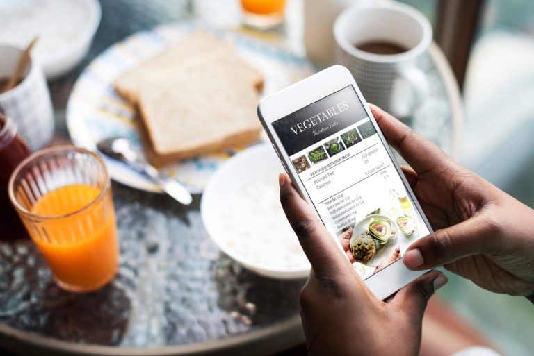 Carlos Ruiz del Vizo crea dmenu.io, una plataforma gratuita de diseño web restaurante