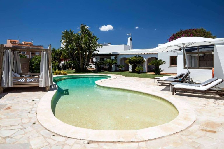 Can Corda ofrece un amplio catálogo de opciones para alquilar una exclusiva casa en Ibiza