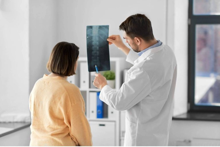 ¿Cómo tratar una hernia de disco? Neurocirugía Galarza