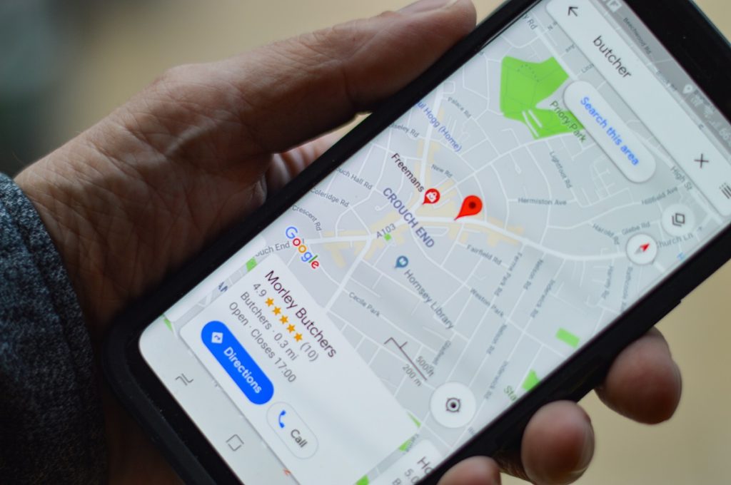 Un Usuario Consulta Google Maps