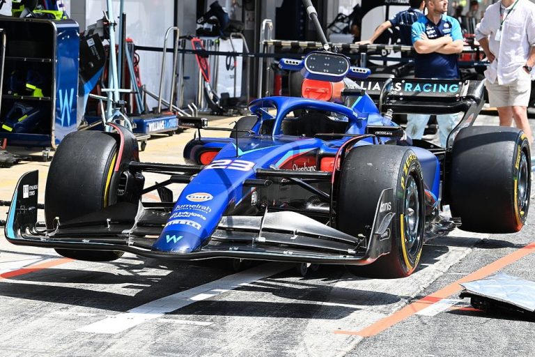 "Es ridículo": una escudería histórica de F1 cambia de nombre y las redes arden