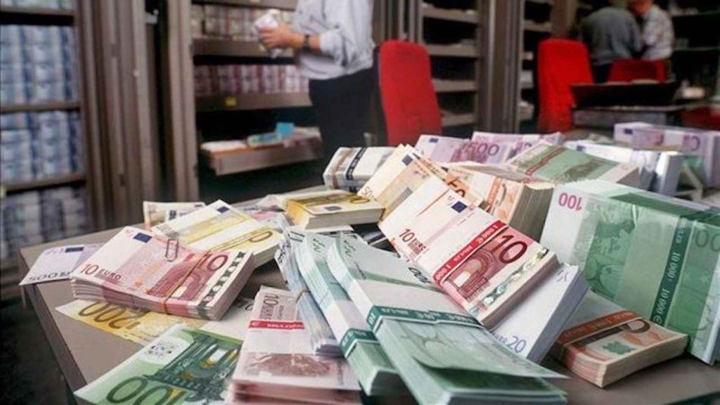 La Clase Alta Comienza En Los 3.581 €/Mes
