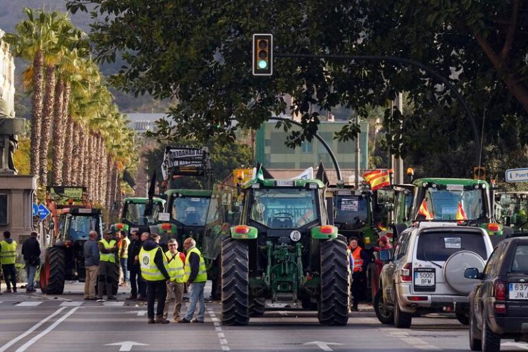 Se suspende la primera etapa de la Vuelta Andalucía por «falta de efectivos de la Guardia Civil»