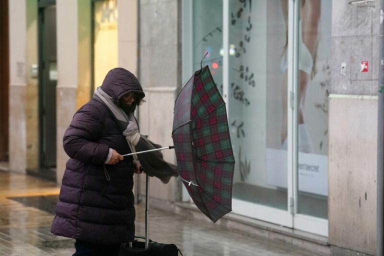 El tiempo: las temperaturas bajan notablemente, con tres provincias en alerta