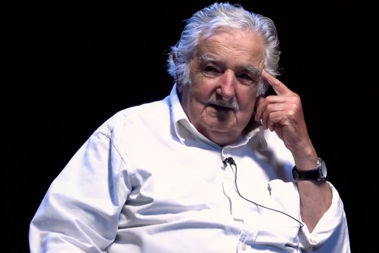 Pepe Mujica, expresidente de Uruguay, pide a los gallegos de «allá y acá» que voten al BNG de Ana Pontón