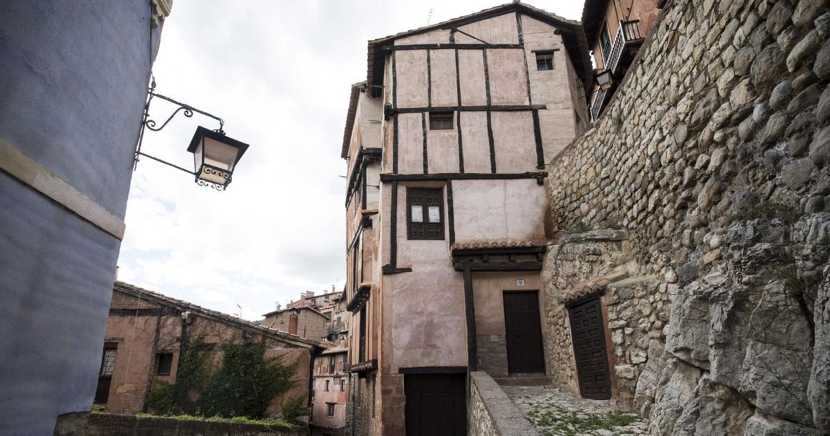 Entre Las Brumas Del Pasado: Albarracín, Teruel