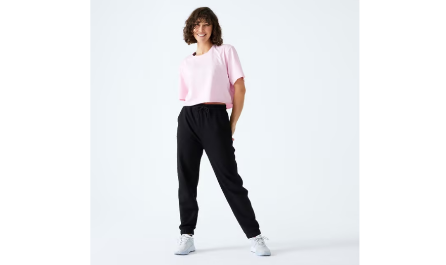 Decathlon arrasa en ventas con un pantalón para entrenar cómoda y calentita