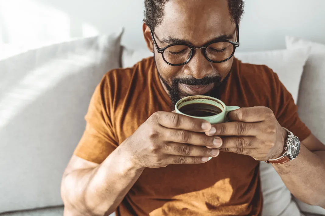 Llevas toda la vida tomando mal el café por la mañana