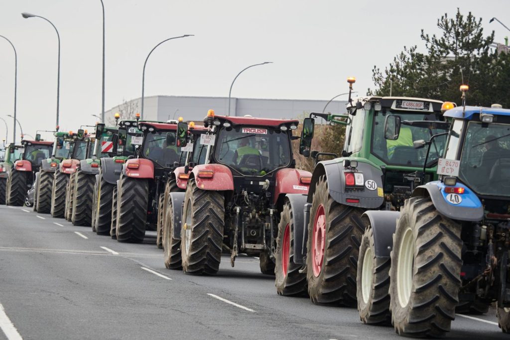 Los Agricultores Preparan La 'Traca Final' Con El Bloqueo A Madrid Tras 48 Detenidos 1 Unque Las Declaraciones De Von Der Leyen Son Un Buen Comienzo, Los Agricultores No Cambian El Calendario De Protestas