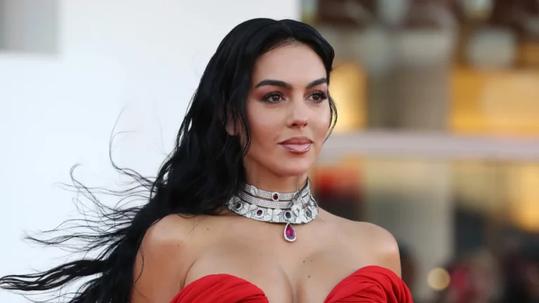 Georgina Rodríguez en bikini rompe las redes: risa nerviosa de Cristiano Ronaldo