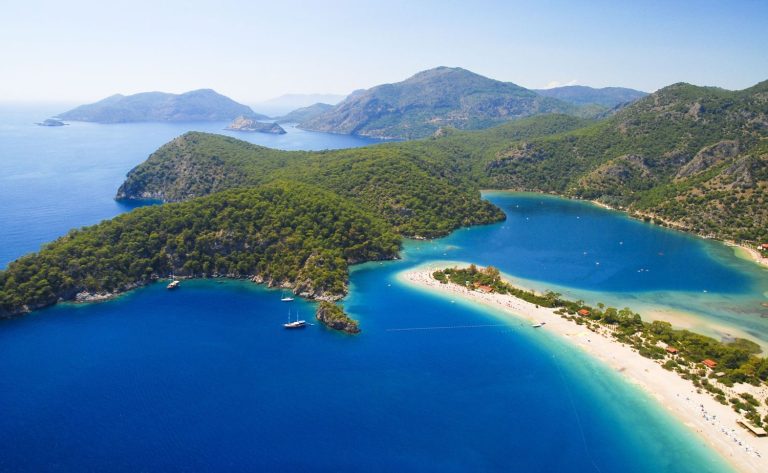 La mejor playa de Europa no está en España: sino en este paraíso en forma de lágrima