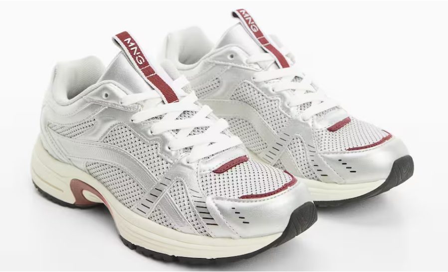 Mango vende más baratas las zapatillas rollo New Balance que llevan influencers como María Fernández Rubíes