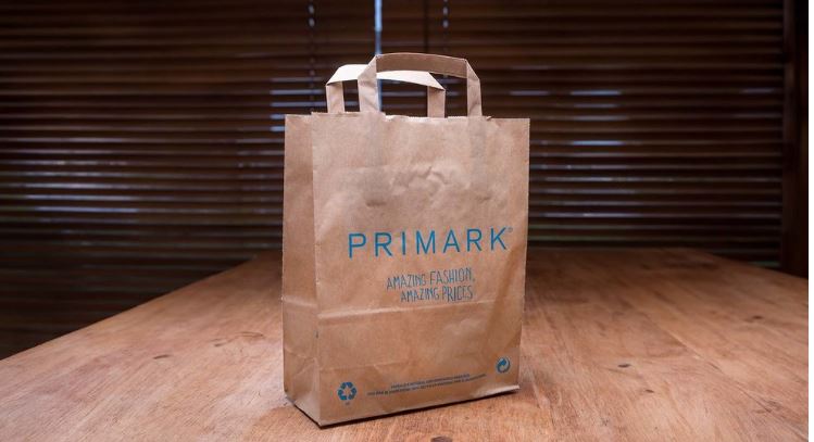 Primark revoluciona la moda con prendas metalizadas
