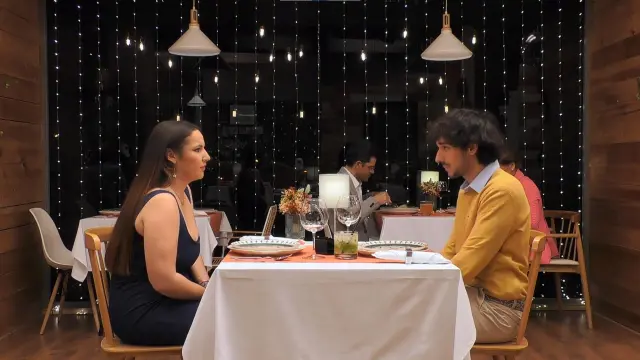 Paola en 'First Dates': Desafíos de la cita con un inexperto, 'No quiero ser la maestra de nadie'