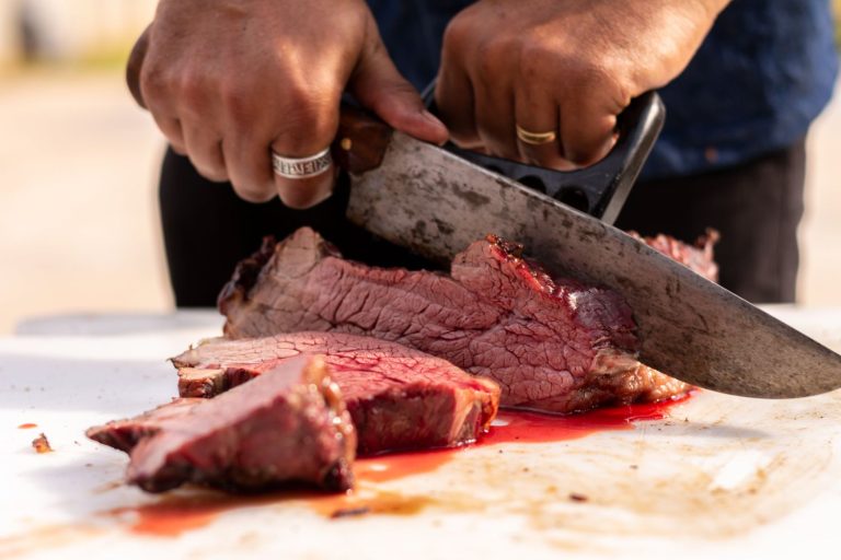 ¿Sabías que el líquido de la carne poco hecha no es sangre?