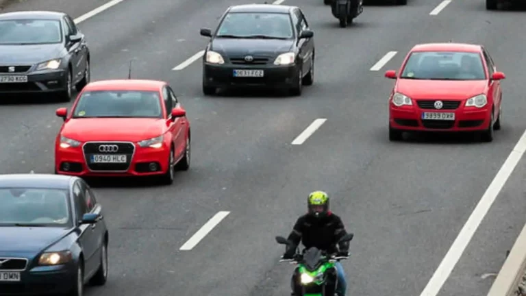 La DGT endurece las restricciones: dile adiós a estos coches