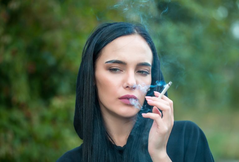 ¿Qué es más perjudicial, fumar tabaco o la marihuana?