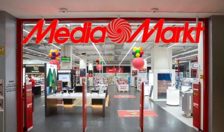 A MediaMarkt se le va la pinza y rebaja 160 euros el móvil Xiaomi de gama alta con cámara de 50 megapíxeles