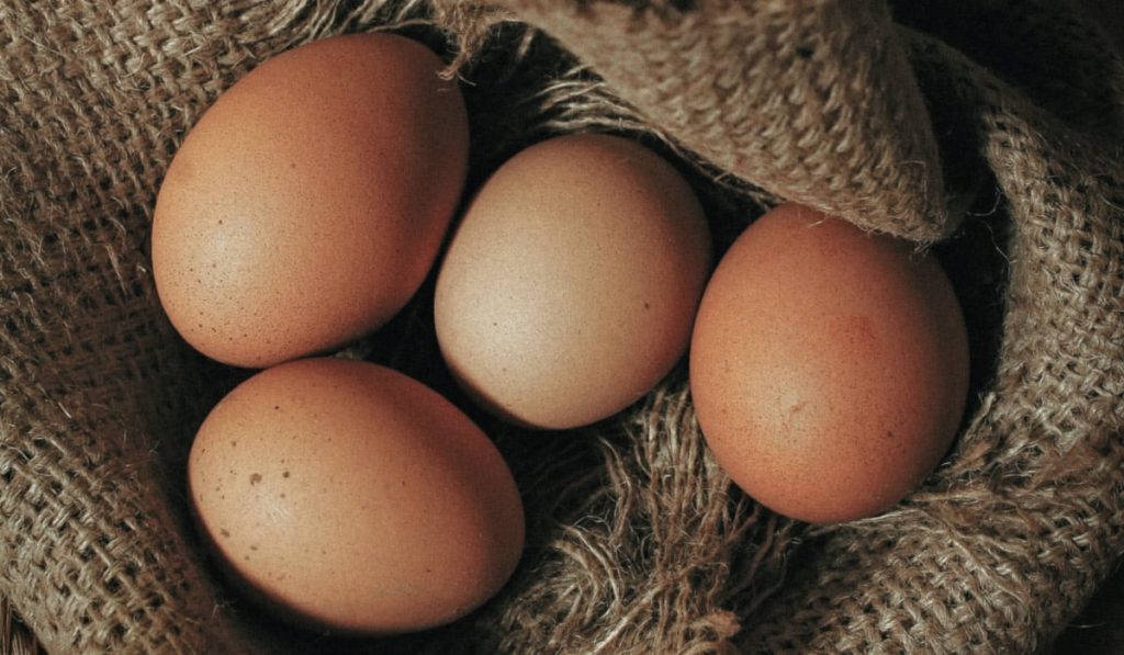 ¿Cuántos huevos se pueden comer a la semana? Responden los expertos de la OCU y la OMS 7 Postura de la OMS sobre los huevos en la dieta