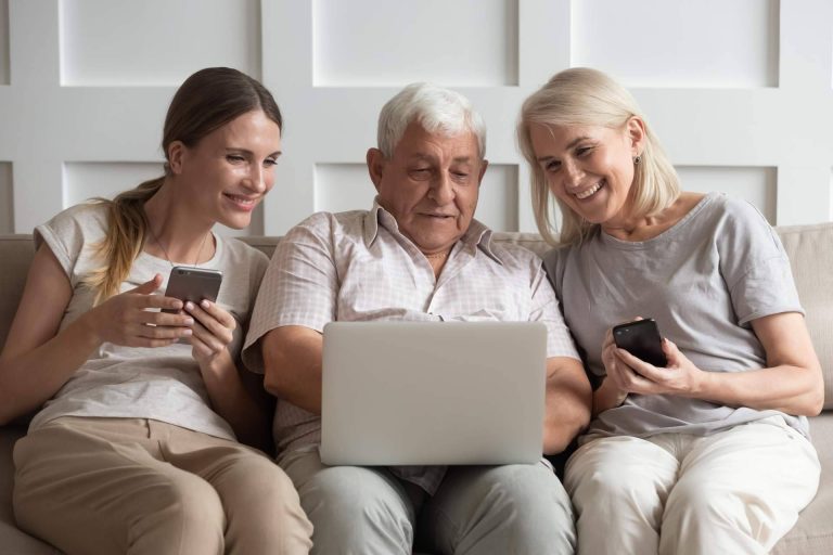 Fibra, tres líneas móviles y televisión por solo 40 euros al mes con OROC Comparte 50
