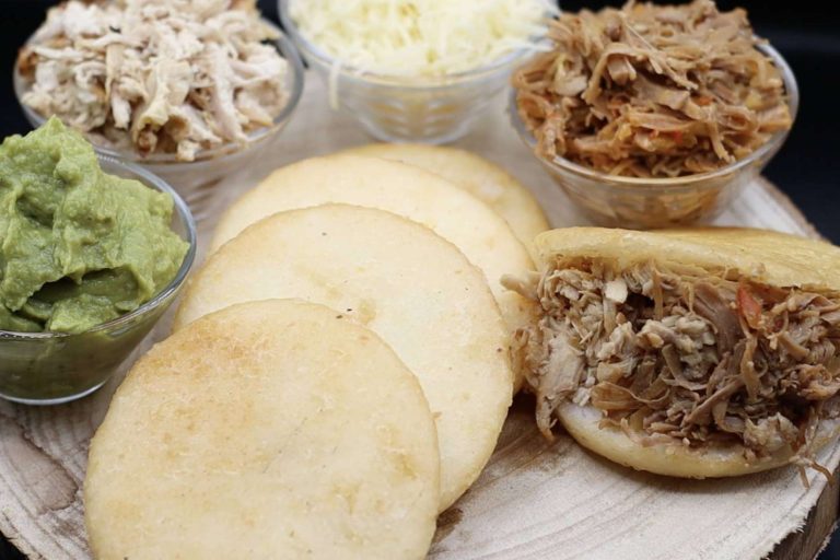 Recetas con auténticos productos venezolanos y colombianos, con D’Carnilsa