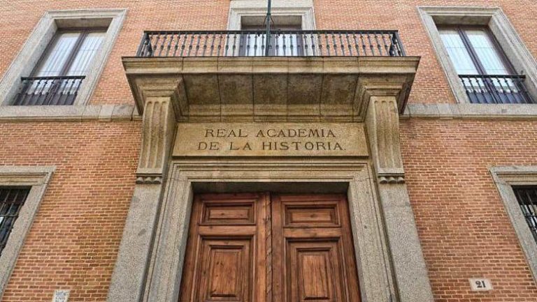 Elena Rodríguez ingresa en la Real Academia de la Historia