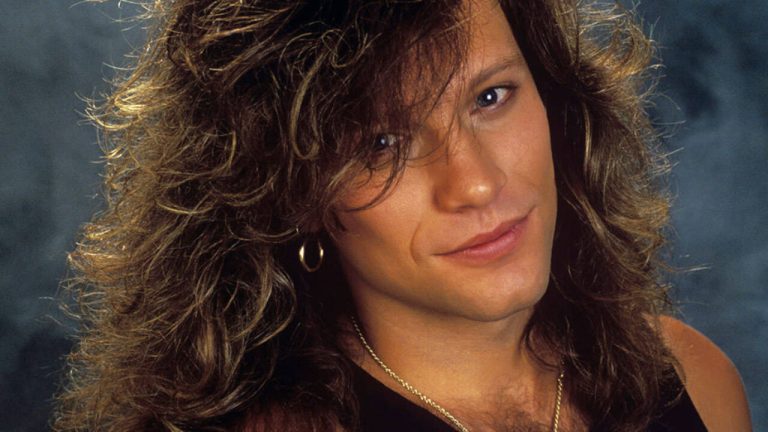 Cómo Jon Bon Jovi plantó su bandera con un rock ‘mainstream’ que sigue sonando en la radio