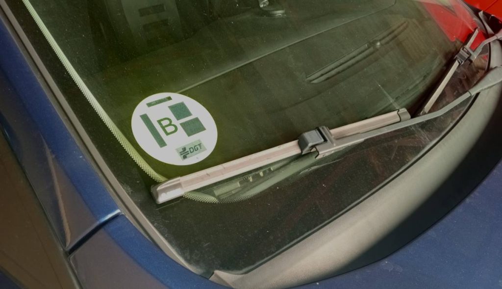 Dgt: Multas De Hasta 200 Euros Por Incumplir Las Zbe