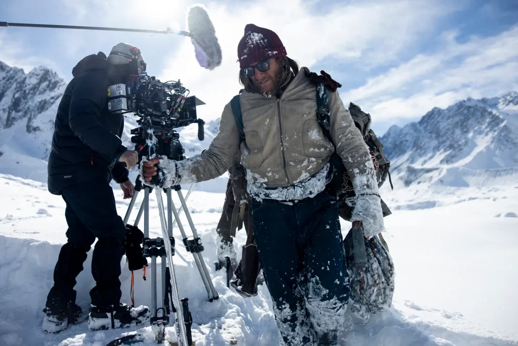 Oscar 2024: lo que gana Bayona si se lleva la estatuilla 'La sociedad de la nieve'