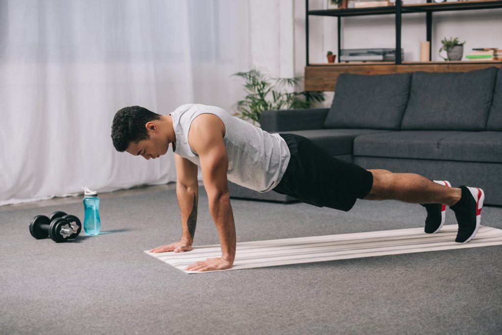 Cómo Hacer Ejercicios En Casa Efectivos Para Perder Peso Sin Necesidad De Un Gimnasio 2 Flexiones De Brazo En Casa.