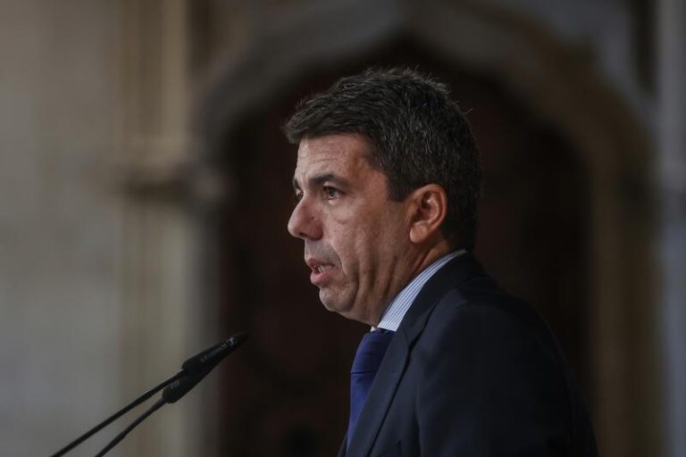 Mazón asegura que estas Fallas serán «muy duras» pero demostrarán al mundo «de qué pasta están hechos los valencianos»