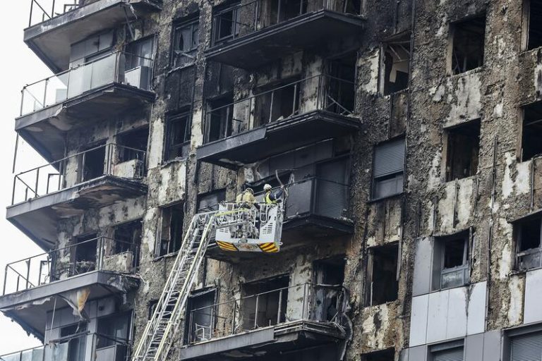 El juzgado archiva la causa del incendio de Valencia al descartar la Policía origen delictivo del fuego