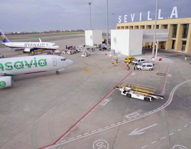La niebla fuerza el desvío de tres vuelos con destino a Sevilla hacia el aeropuerto de Málaga