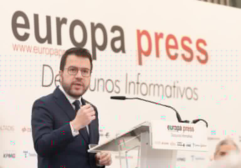 Aragonès pide a los partidos no usar los «argumentos de extrema derecha» para contrarrestarla