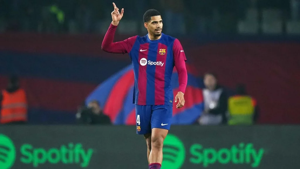 3 Ofertas A Ronald Araújo Que Frenan Su Renovación Con El Barcelona