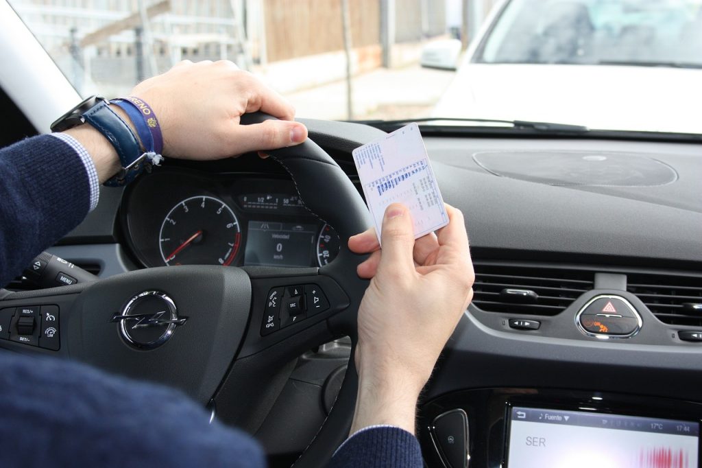 Carnet De Conducir Con 17 Años