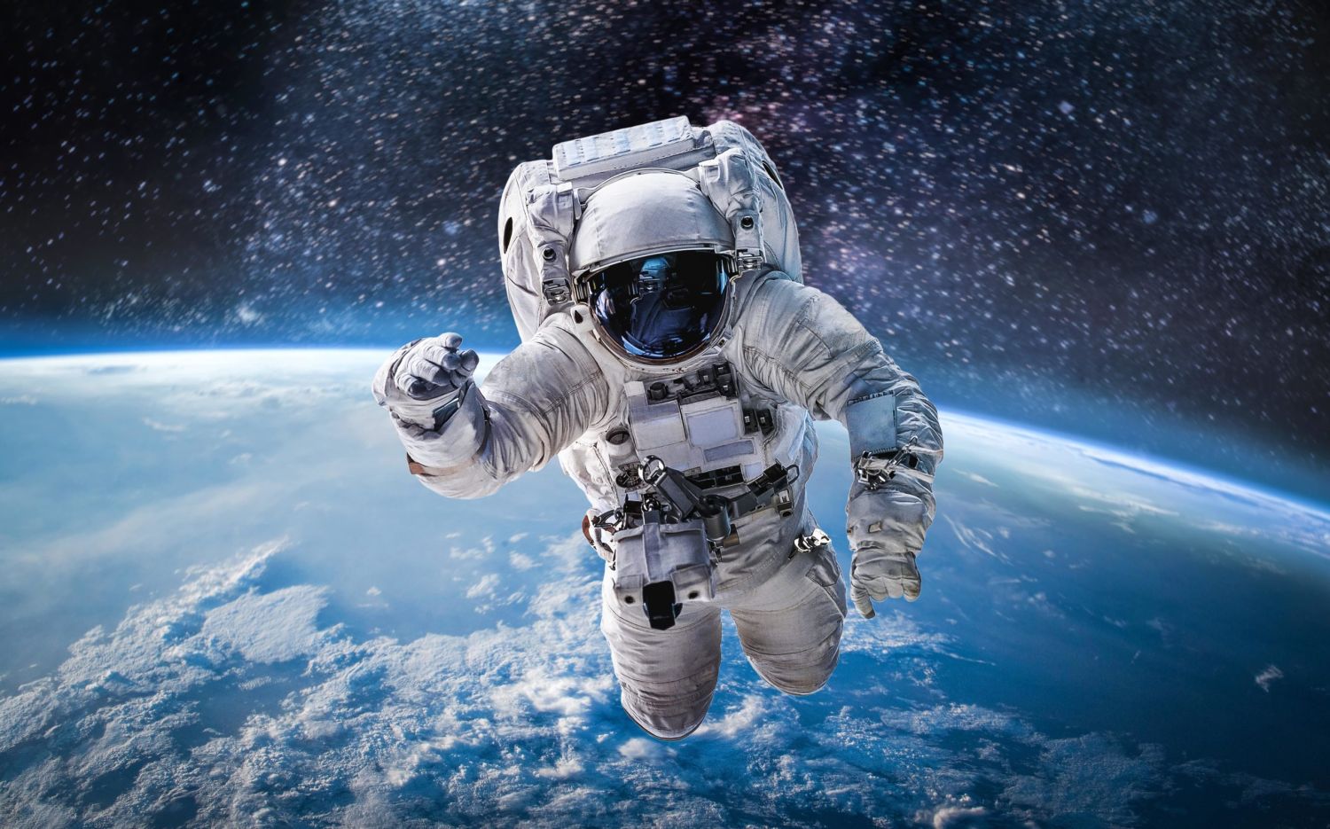Traje  Espacial, El Espacio: Un Escenario Inhóspito 