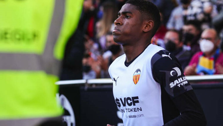El Valencia CF responde al Atlético por Mosquera