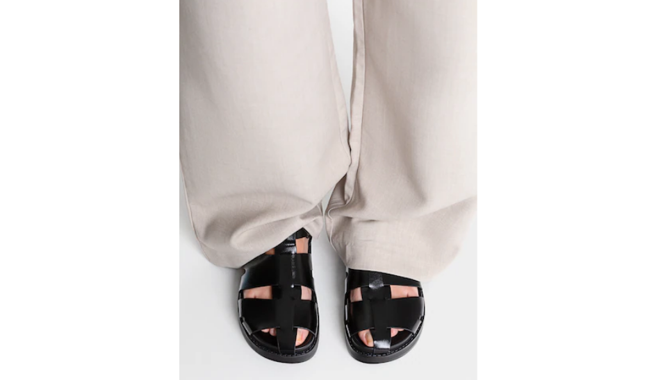 El zapato elegante pero cómodo y fresquito de Stradivarius y Zara para el calor que se nos viene encima