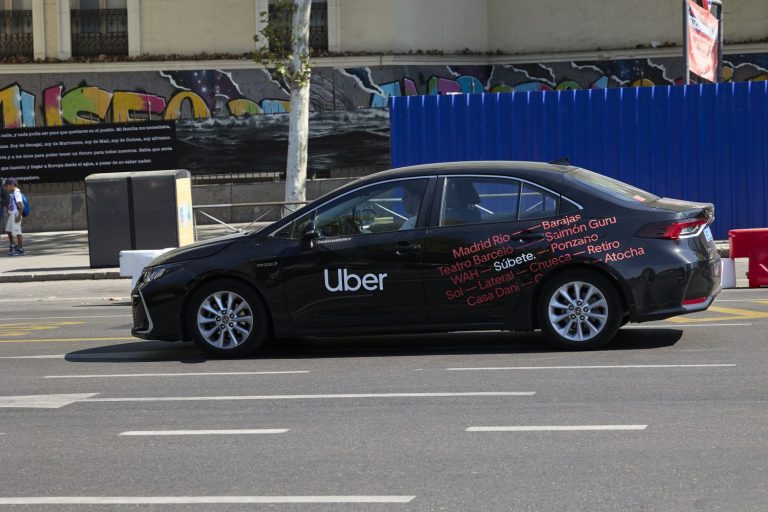 ANACON no descarta impugnar el acuerdo del convenio de VTC con Cabify, Uber y Bolt