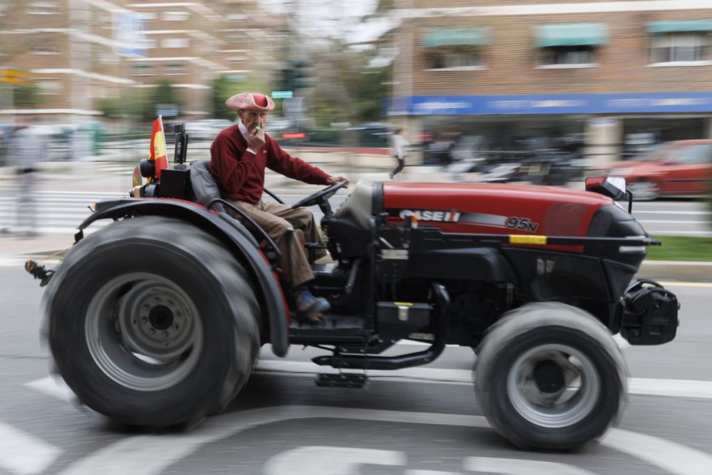 Europapress 5843890 Agricultor Protesta Tractorada Centro Granada 22 Marzo 2024 Granada