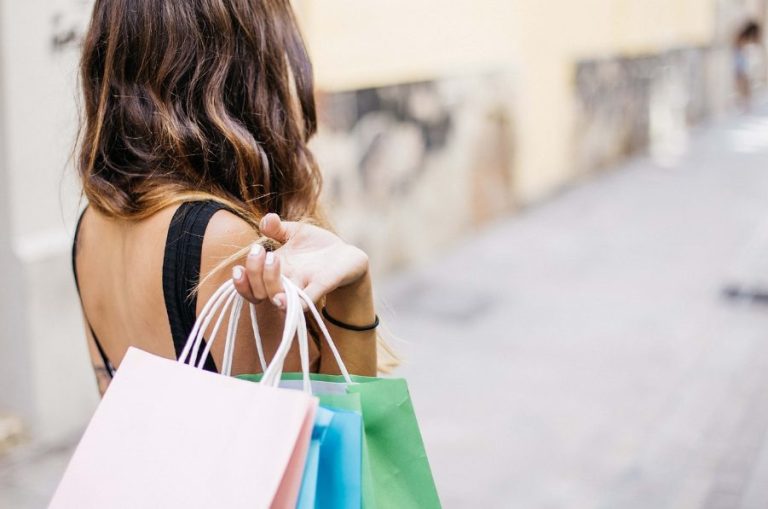 Ficha estos pantalones animal print de Bershka para un estilo salvaje al mejor precio