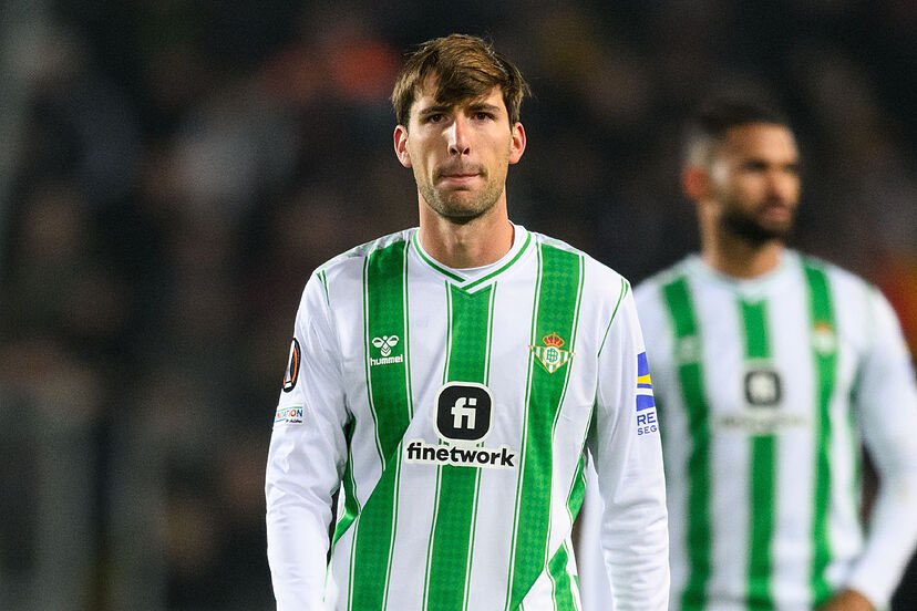 El Relevo De Miranda En El Betis Puede Llegar Del Psg 1 Miranda
