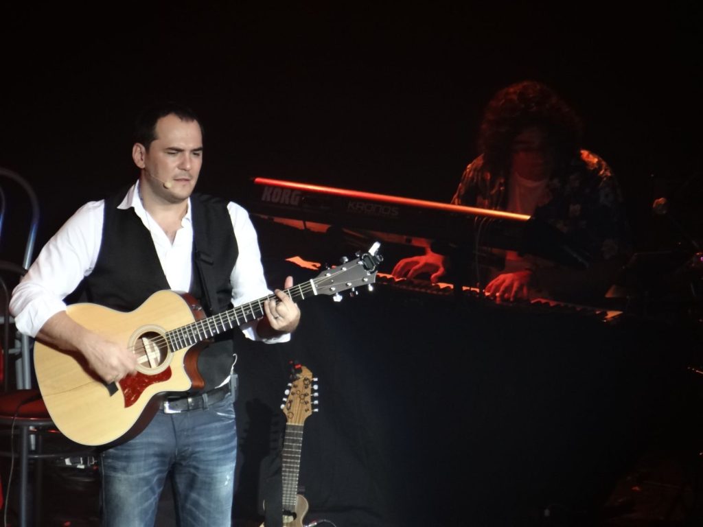 Ismael Serrano: Cumple 50 Años El Cantautor Que Conquistó Sudamérica 3 Ismael Serrano En El Teatro Gran Rex En Agosto De 2012