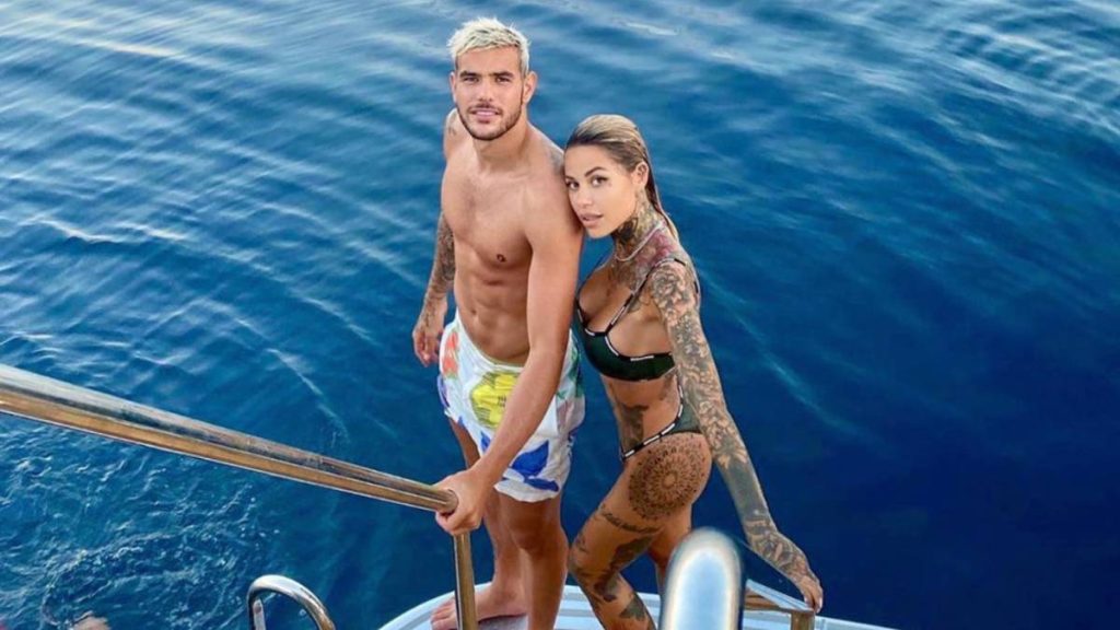 Los Retos No Tan Visibles De Ser Una Wag Zoe Cristofoli