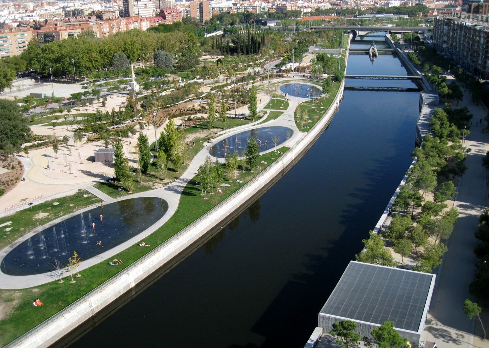 El Encanto De Madrid Río: Un Pulmón En La Capital