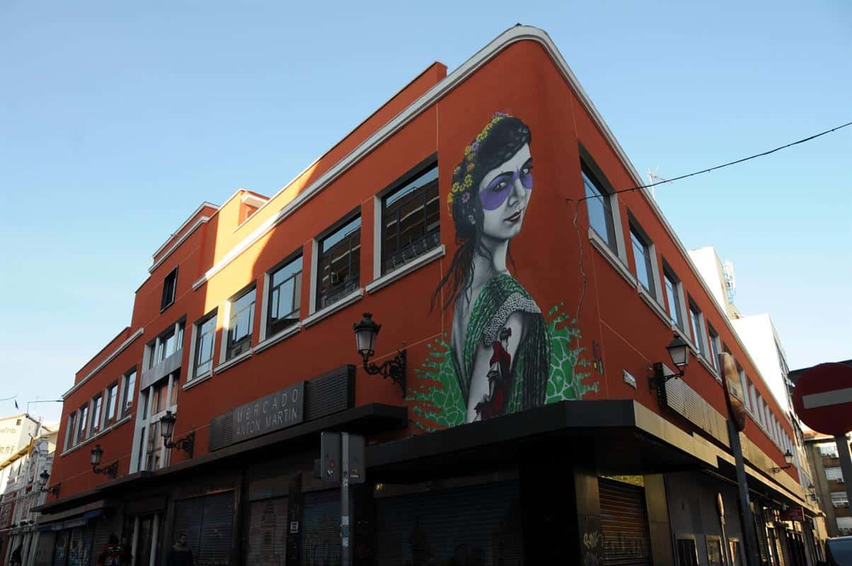 Mercado De Antón Martín: Un Festín De Sabores Y Cultura En El Corazón De Madrid 3 El Impacto Cultural: Antón Martín Como Escenario Madrileño