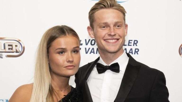 Mikky Kiemeney exuberante rubia que se entromete en el futuro de Frenkie de Jong
